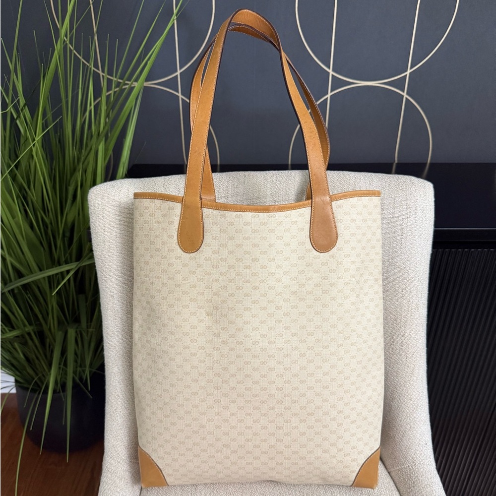 Authentic Gucci white monogram microGG coated canvas tote bag - Picture 7 of 16